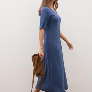 Elegant Midi Dress Short Sleeve Straight Cut Style